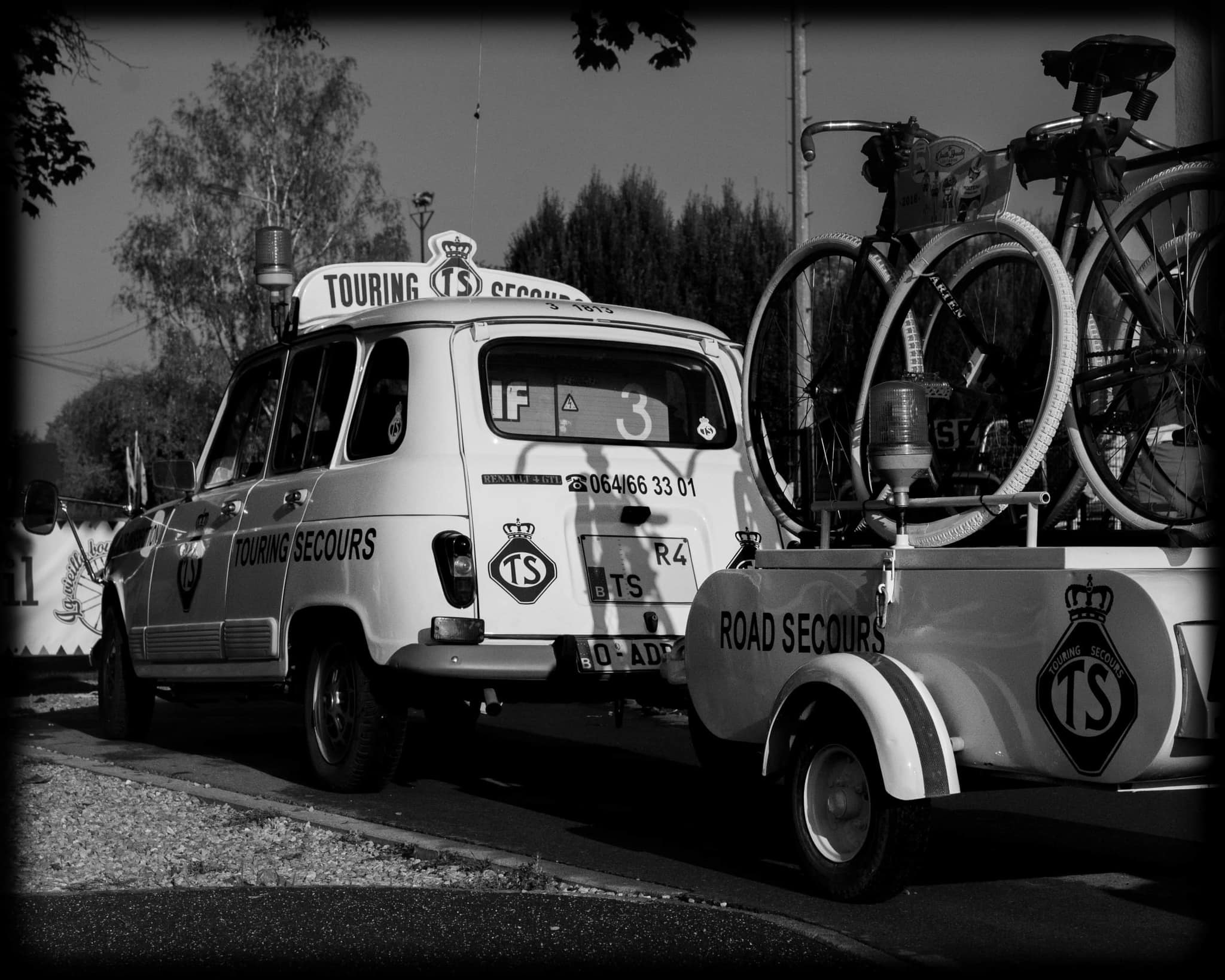 Renault 4 Touring Secours de la Vieille Boucle