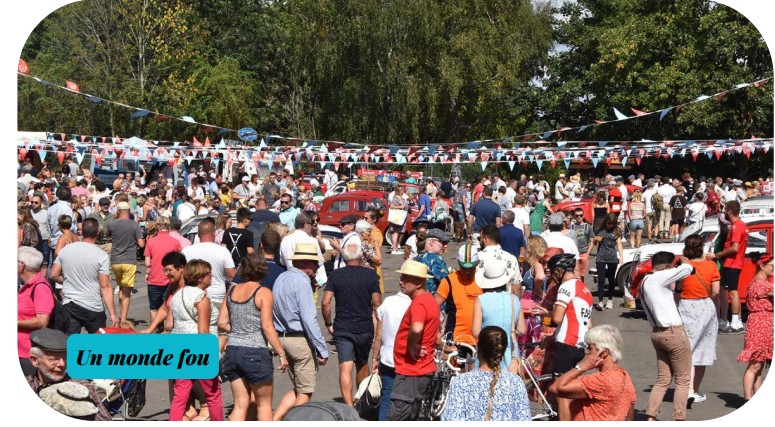 La foule en fête lors de la Vieille Boucle Lustinoise